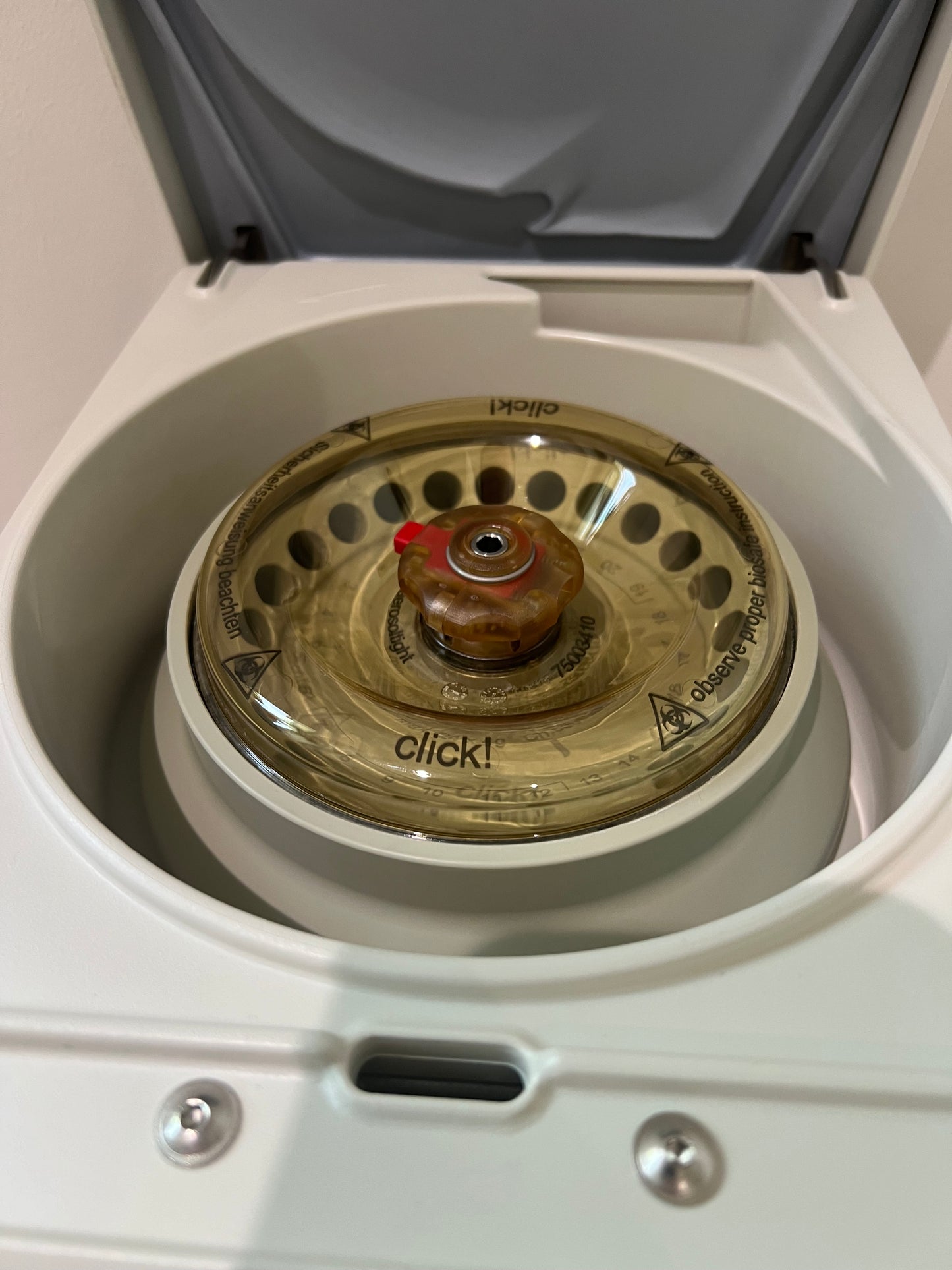 VWR Micro Star 17 Pre Owned Centrifuge