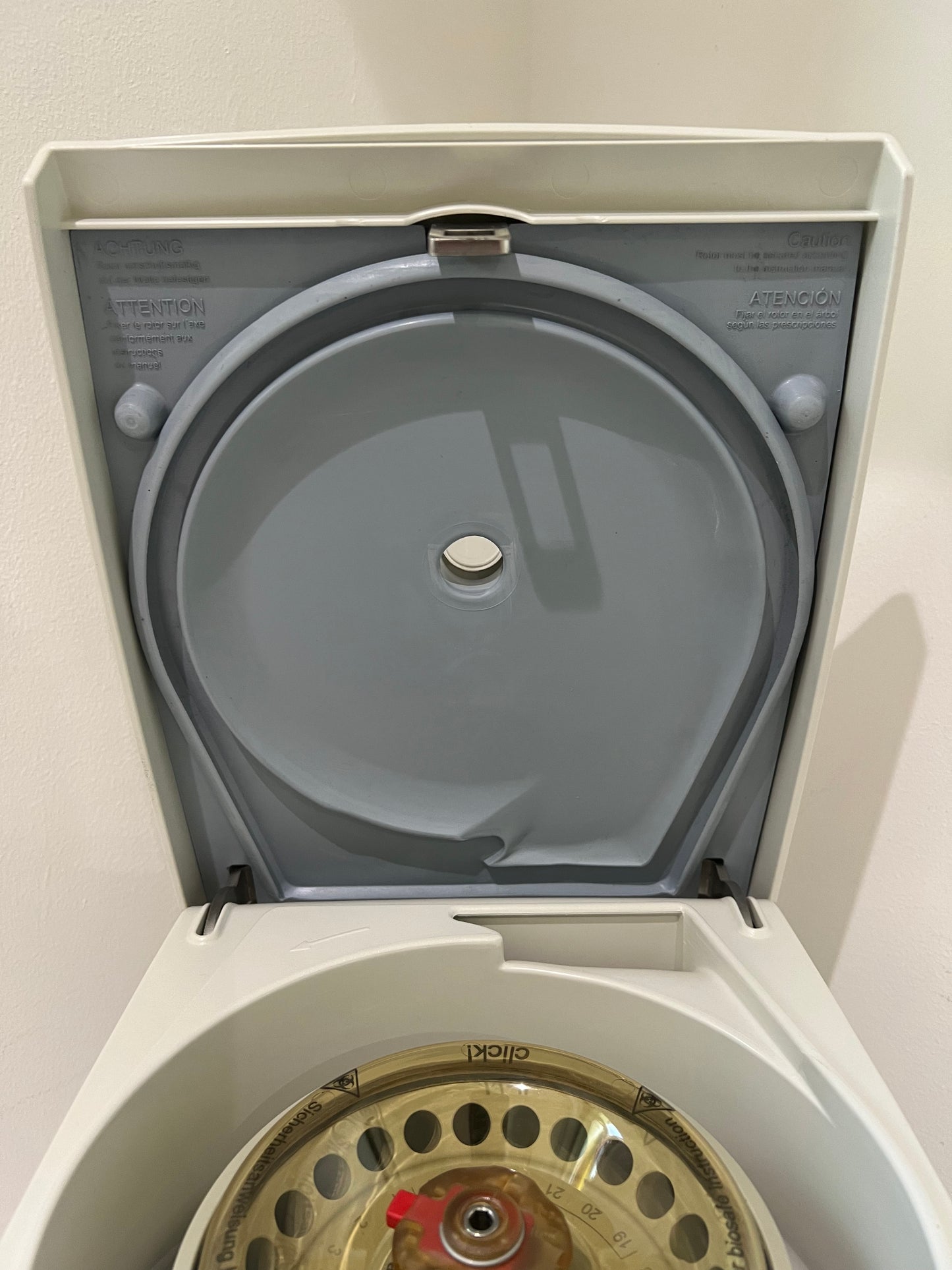 VWR Micro Star 17 Pre Owned Centrifuge