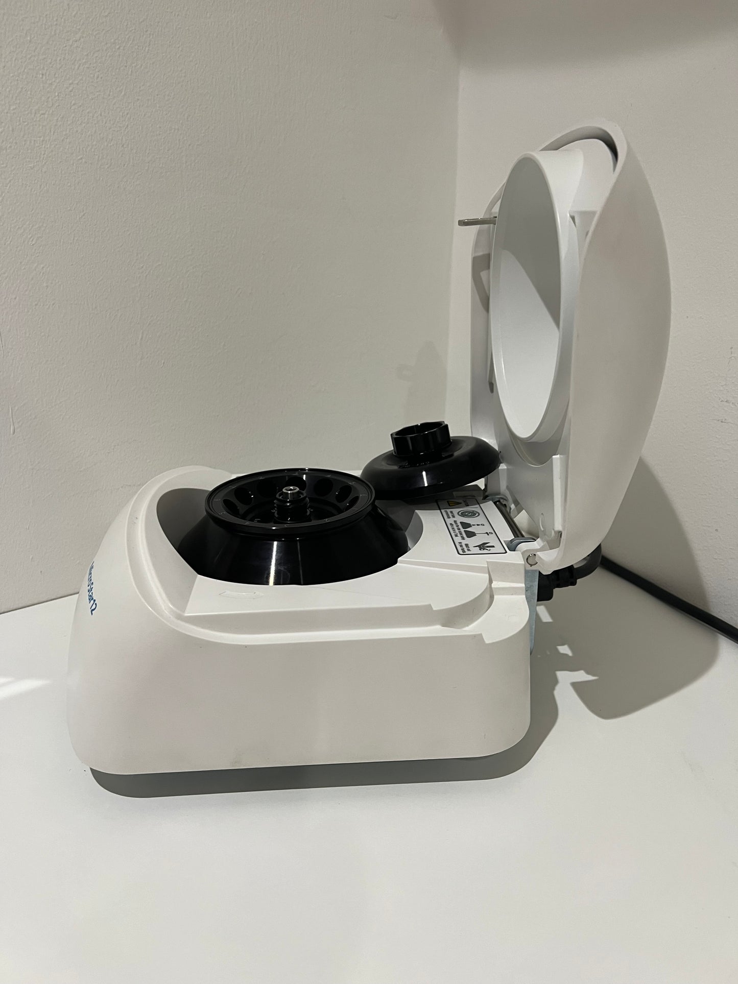 VWR Micro Star 12 Centrifuge